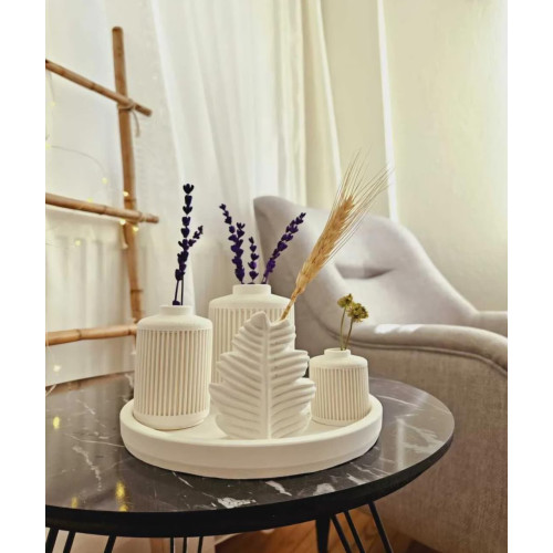 Set Dekorativ “Nature Harmony” me Vazo Keramike dhe Lule të Thata Set Dekorativ “Nature Harmony” me Vazo Keramike dhe Lule të Thata